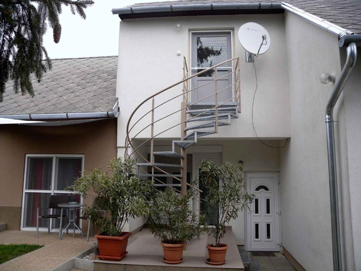 Apartments In Balatongyoeroek 34590 외부 사진